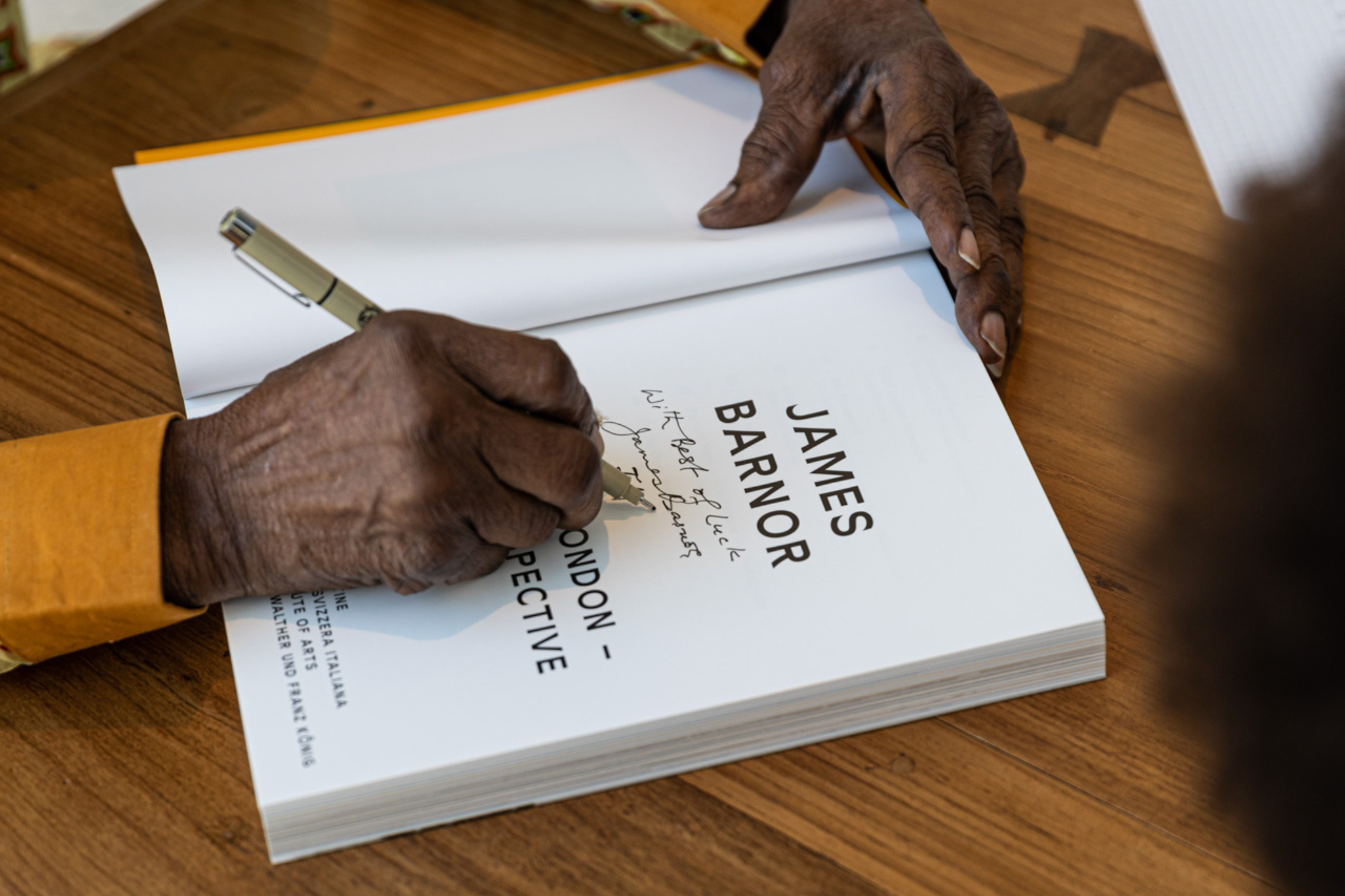 Signature-James-Barnor