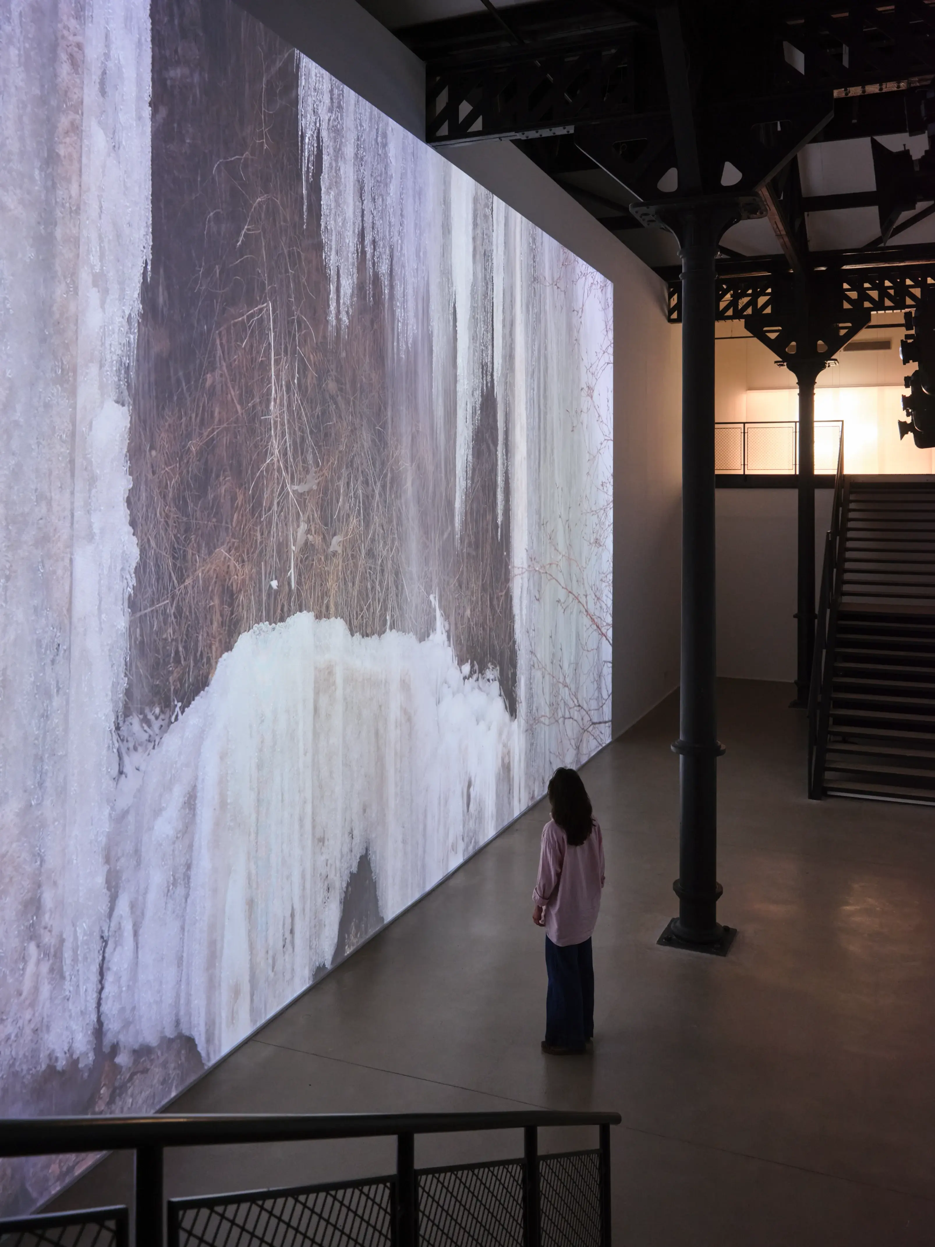 Saodat Ismailova, Amanat, La Forêt sacrée, arrêt sur image, 2026. Les Forges, LUMA Arles, France. © Victor&Simon - Grégoire d’Ablon - 3212 x 4283