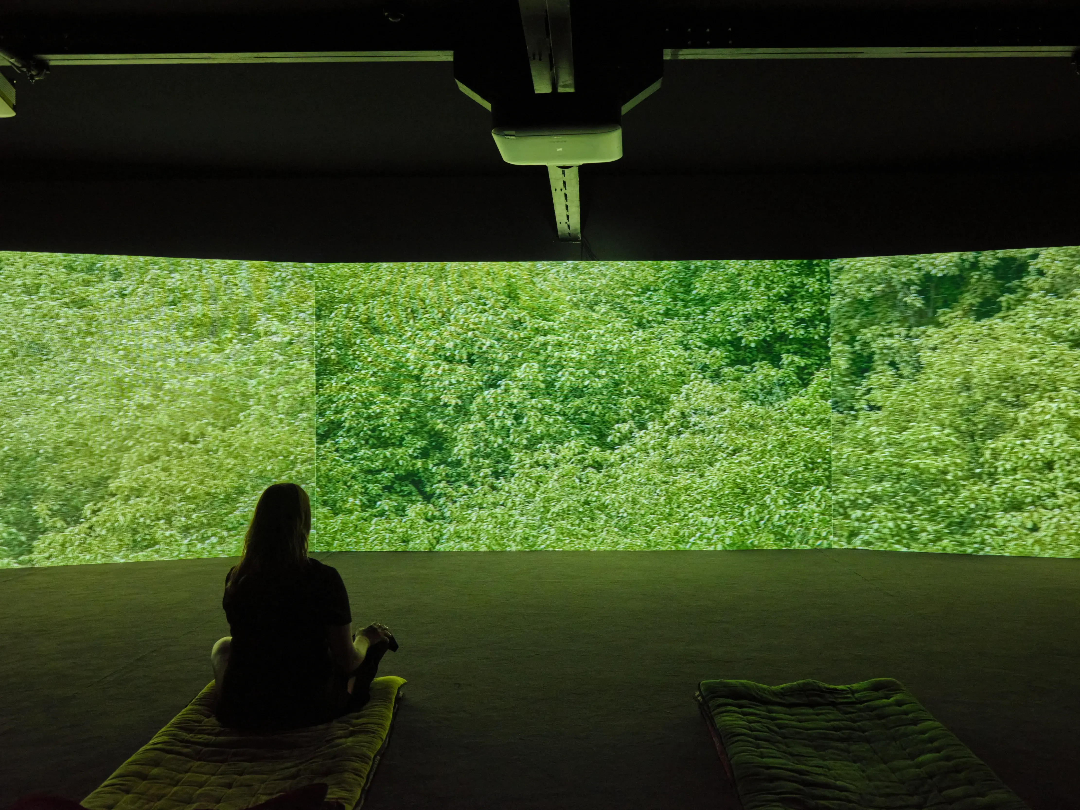 Saodat Ismailova, Amanat, La Forêt sacrée, arrêt sur image, 2026. Les Forges, LUMA Arles, France. © Victor&Simon - Grégoire d’Ablon - 4442 x 3331